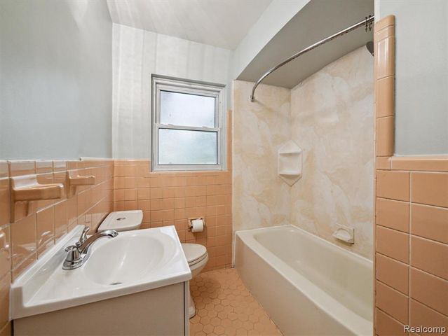 23161 Gardner Street, Oak Park, MI 48237