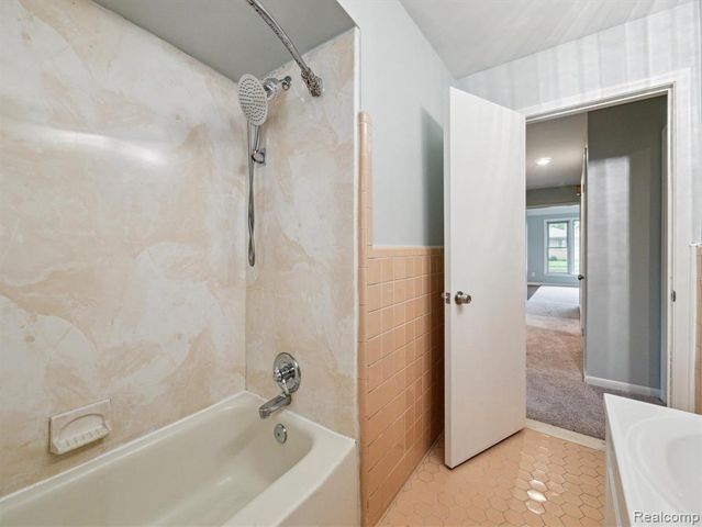 23161 Gardner Street, Oak Park, MI 48237