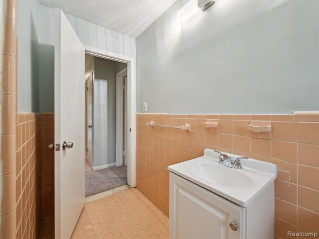 23161 Gardner Street, Oak Park, MI 48237