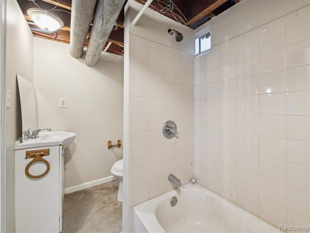 23161 Gardner Street, Oak Park, MI 48237