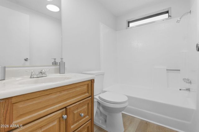 2913 E PIUTE Avenue, Phoenix, AZ 85050