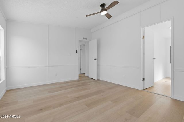 2913 E PIUTE Avenue, Phoenix, AZ 85050