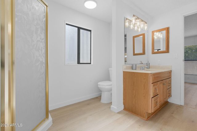 2913 E PIUTE Avenue, Phoenix, AZ 85050