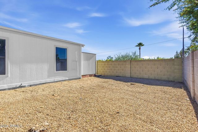 2913 E PIUTE Avenue, Phoenix, AZ 85050