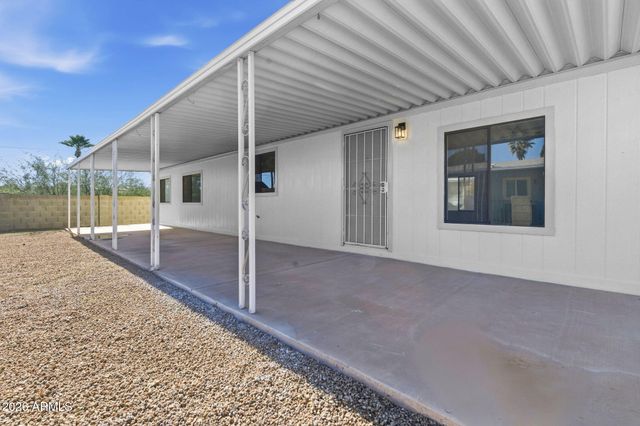 2913 E PIUTE Avenue, Phoenix, AZ 85050