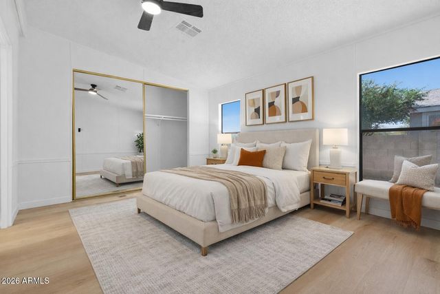 2913 E PIUTE Avenue, Phoenix, AZ 85050