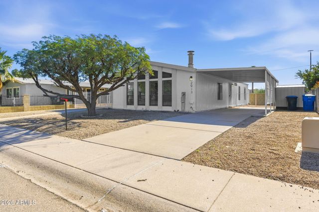 2913 E PIUTE Avenue, Phoenix, AZ 85050