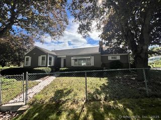 1 Chapman Avenue, Waterford, CT 06375