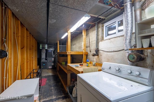 6017 Bay Pine Dr, Louisville, KY 40219