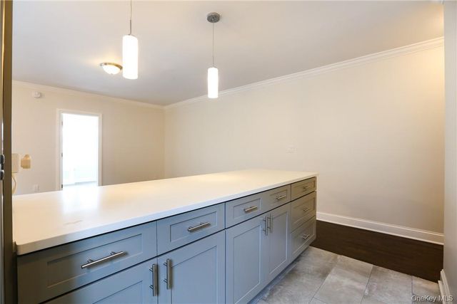 196 Martine Avenue 3C, White Plains, NY 10601