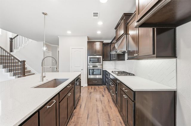 1104 Cordova Street, Mansfield, TX 76063