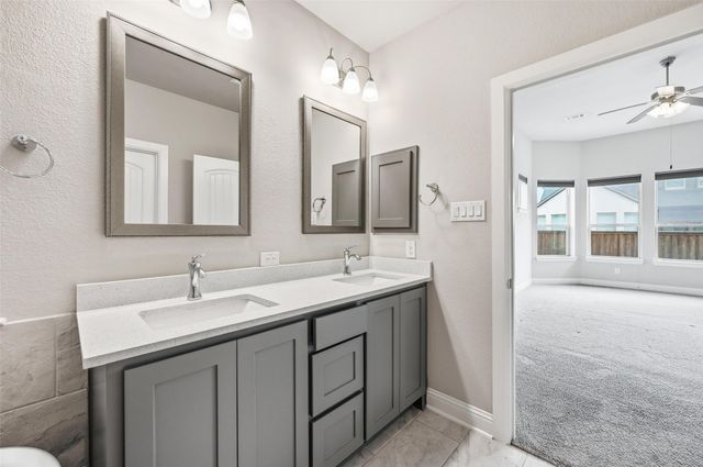 1104 Cordova Street, Mansfield, TX 76063