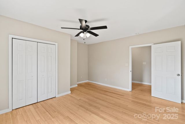 2 Worley Place, Asheville, NC 28806