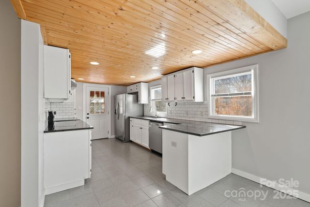 2 Worley Place, Asheville, NC 28806