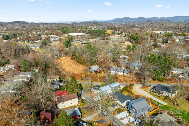 2 Worley Place, Asheville, NC 28806