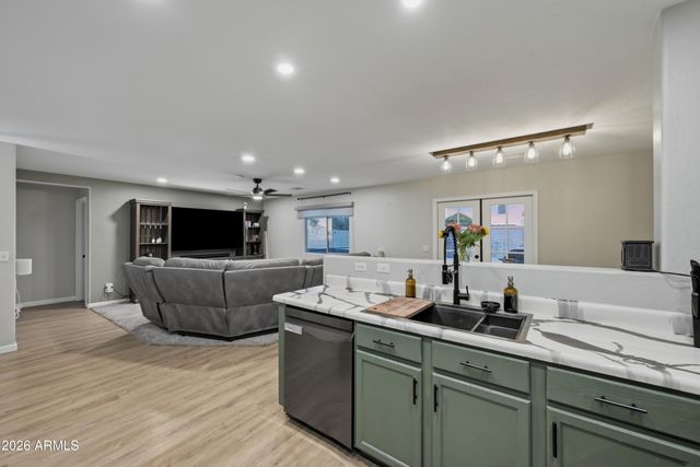 2049 E SHETLAND Drive, San Tan Valley, AZ 85140