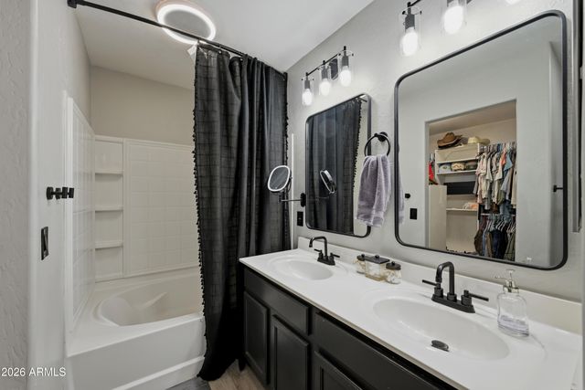 2049 E SHETLAND Drive, San Tan Valley, AZ 85140