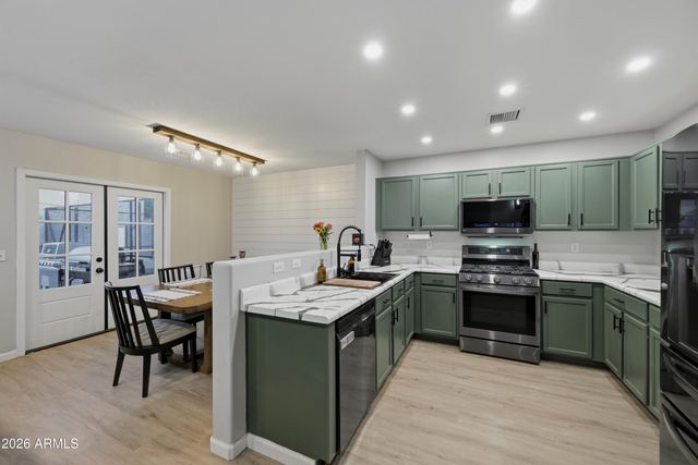 2049 E SHETLAND Drive, San Tan Valley, AZ 85140