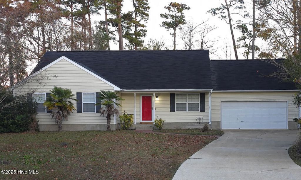 2000 Clark Court, Morehead City, NC 28557