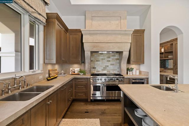 32 Copenhagen Ct, Alamo, CA 94507