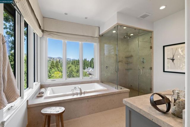 32 Copenhagen Ct, Alamo, CA 94507