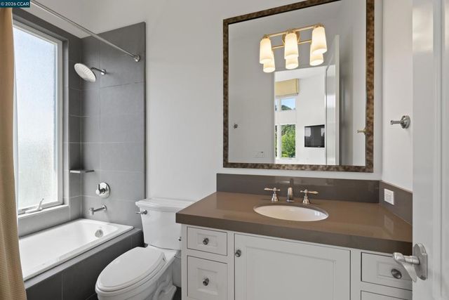 32 Copenhagen Ct, Alamo, CA 94507