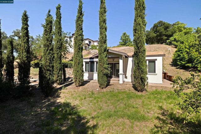 32 Copenhagen Ct, Alamo, CA 94507