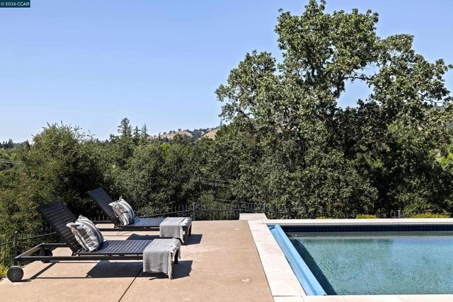 32 Copenhagen Ct, Alamo, CA 94507