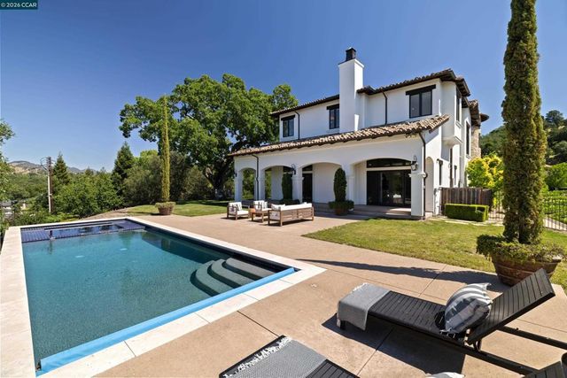 32 Copenhagen Ct, Alamo, CA 94507