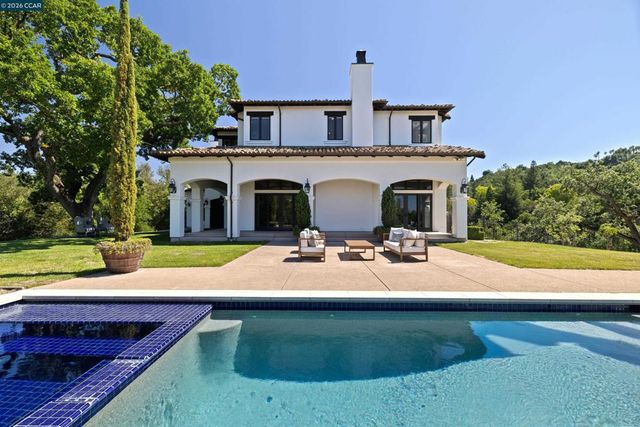 32 Copenhagen Ct, Alamo, CA 94507