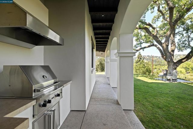 32 Copenhagen Ct, Alamo, CA 94507