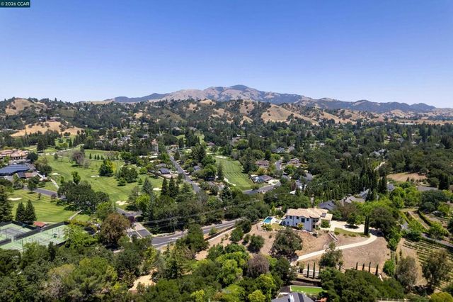 32 Copenhagen Ct, Alamo, CA 94507