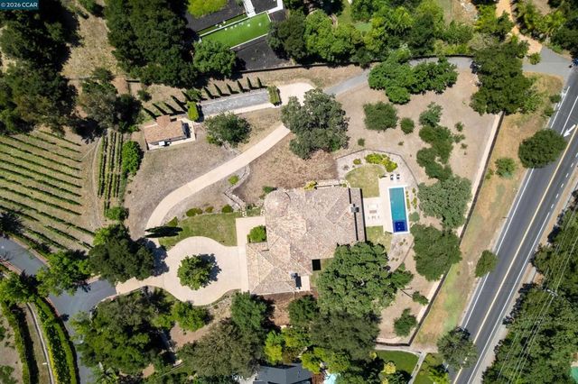 32 Copenhagen Ct, Alamo, CA 94507
