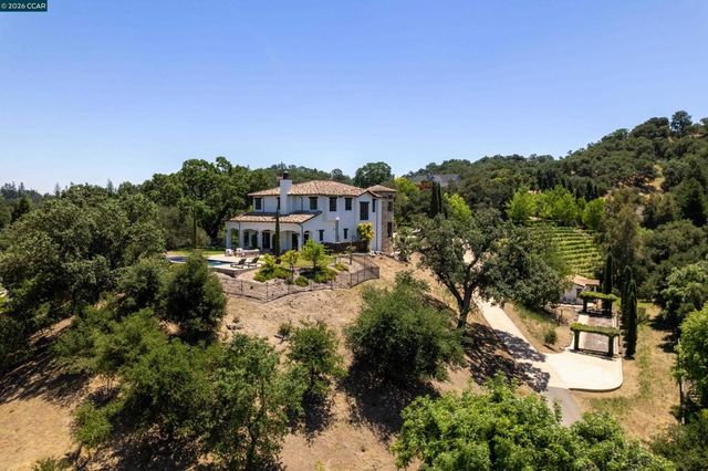 32 Copenhagen Ct, Alamo, CA 94507