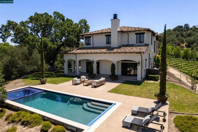 32 Copenhagen Ct, Alamo, CA 94507