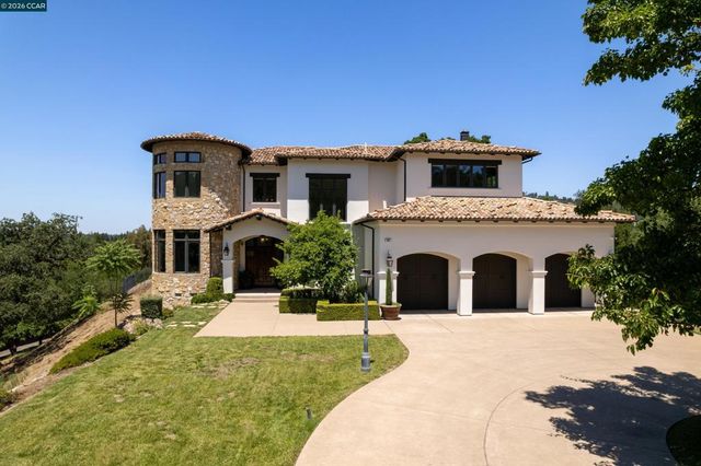 32 Copenhagen Ct, Alamo, CA 94507