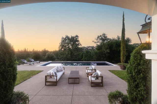 32 Copenhagen Ct, Alamo, CA 94507