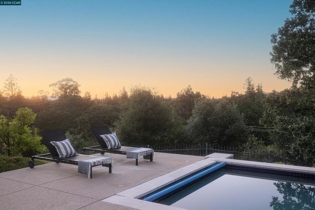 32 Copenhagen Ct, Alamo, CA 94507