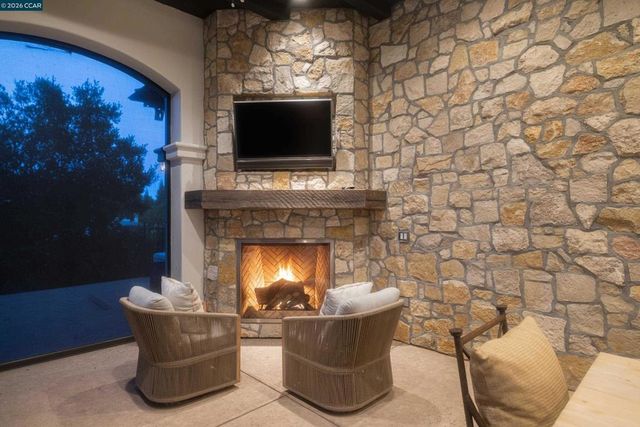 32 Copenhagen Ct, Alamo, CA 94507