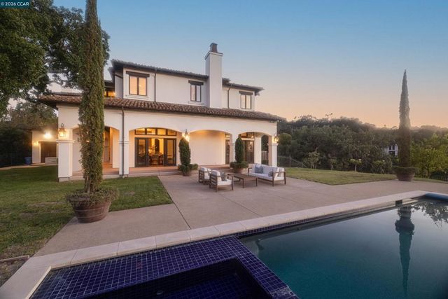 32 Copenhagen Ct, Alamo, CA 94507