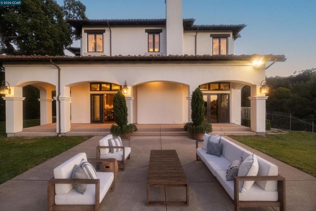 32 Copenhagen Ct, Alamo, CA 94507