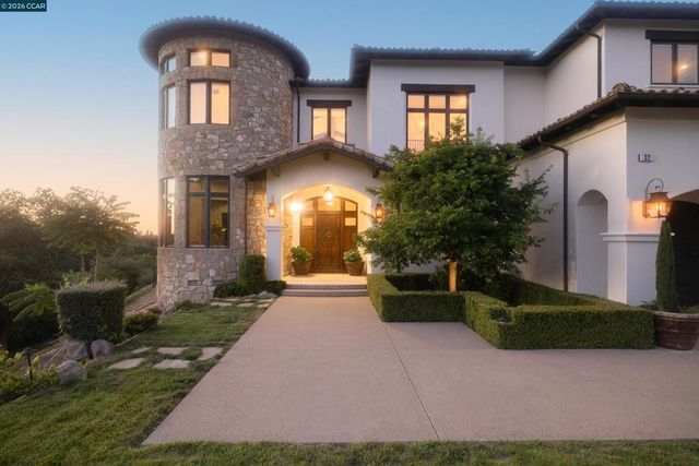 32 Copenhagen Ct, Alamo, CA 94507