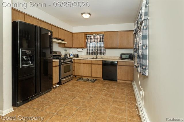 27081 Maywood Street, Roseville, MI 48066