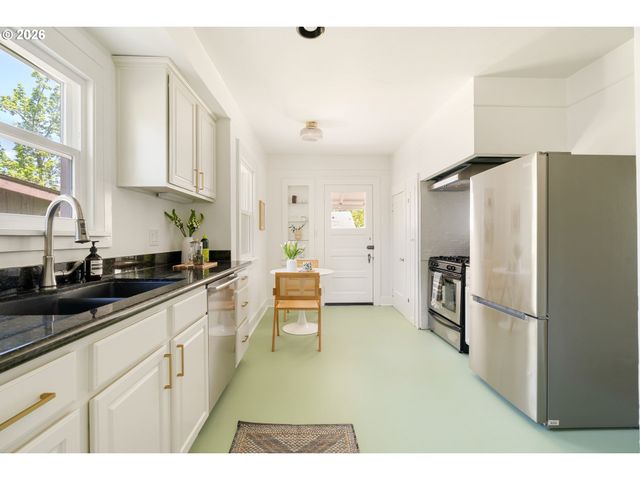 7816 N BELKNAP Ave, Portland, OR 97217