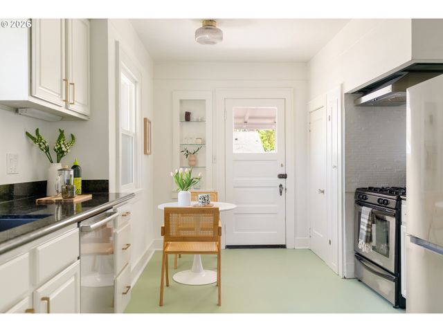 7816 N BELKNAP Ave, Portland, OR 97217