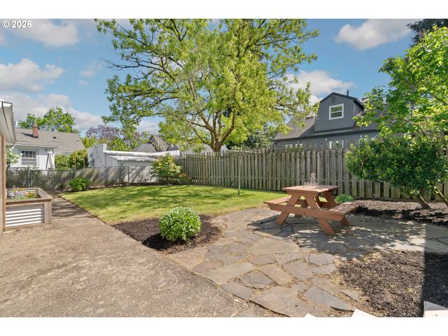 7816 N BELKNAP Ave, Portland, OR 97217