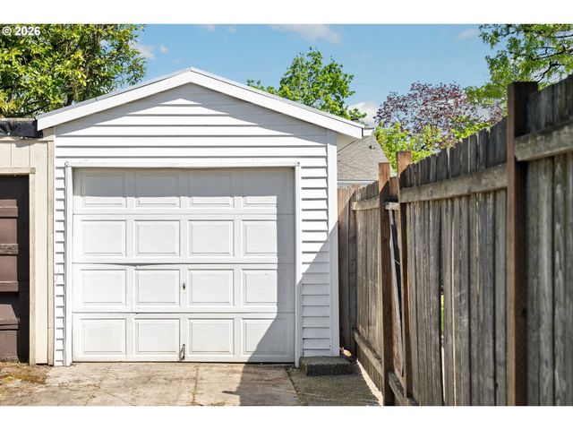 7816 N BELKNAP Ave, Portland, OR 97217