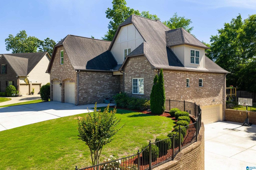 336 WILLOW LEAF CIRCLE, Chelsea, AL 35186