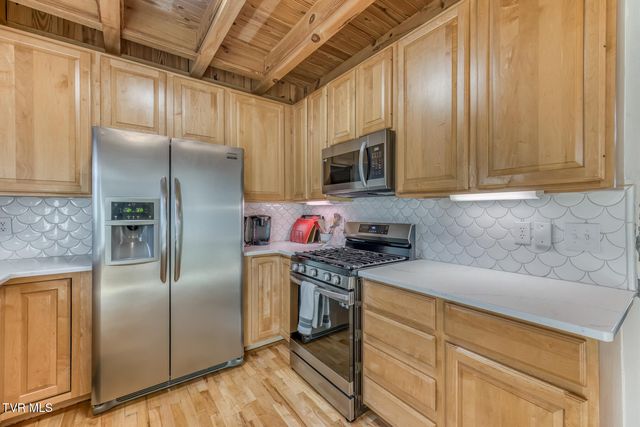 461 Little Switzerland Pvt Drive, Bristol, TN 37620