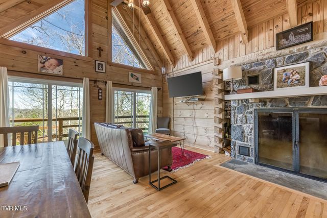 461 Little Switzerland Pvt Drive, Bristol, TN 37620